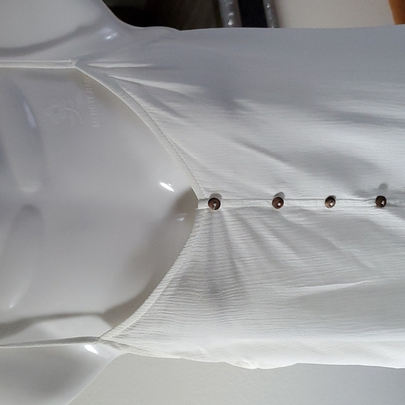 Women's summer top. - Picture 2 of 3